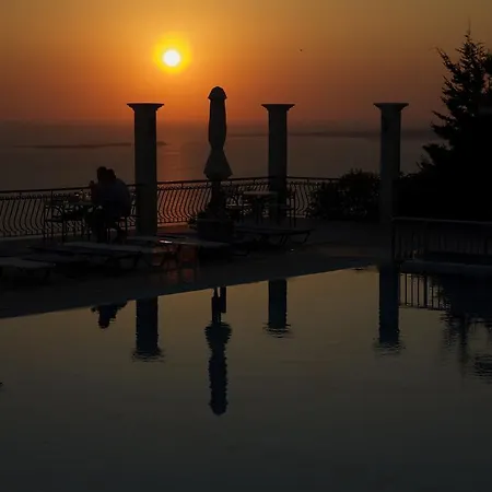 Mouikis Sun Village Lakithra