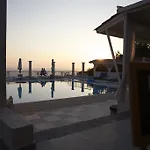 מלון דירות Mouikis Sun Village