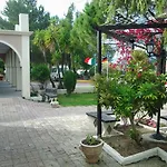 Mouikis Sun Village 4*