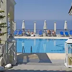 מלון דירות Mouikis Sun Village