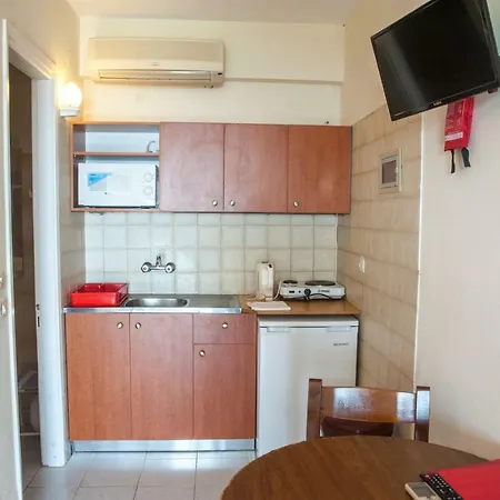 莫克斯阳光村公寓式酒店 3* Lakíthra