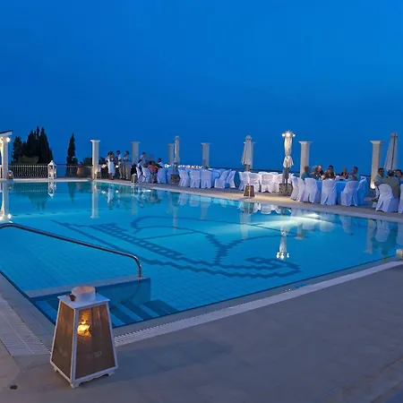 Mouikis Sun Village Lägenhetshotell Lakíthra