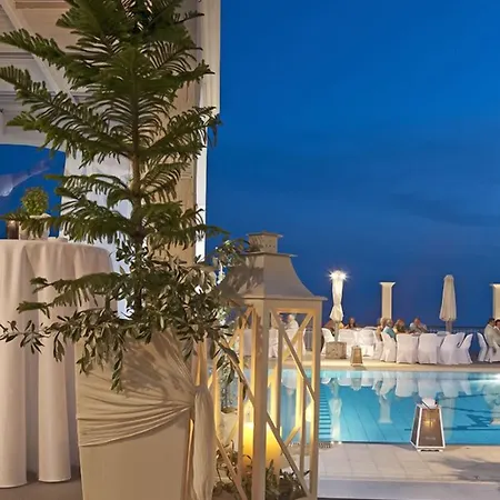 Mouikis Sun Village Aparthotel