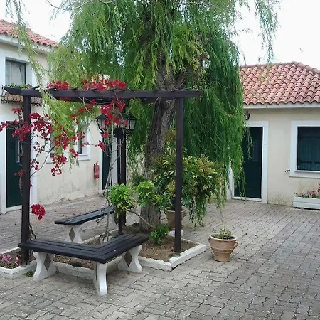 Mouikis Sun Village Aparthotel Lakíthra