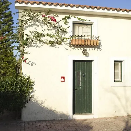 Mouikis Sun Village Aparthotel 3*