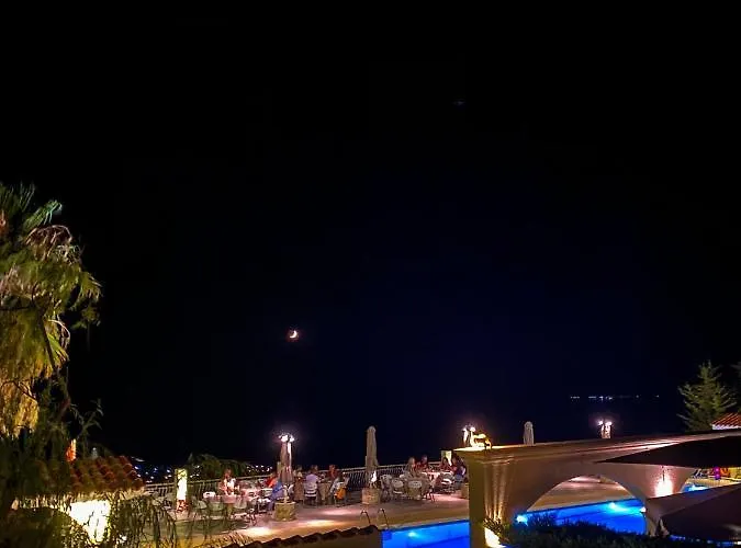 Mouikis Sun Village Lägenhetshotell 4*