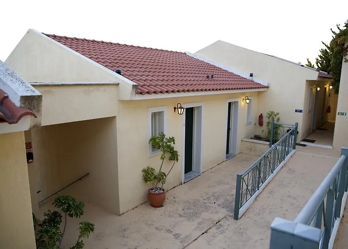 Mouikis Sun Village Hotel apartamentowy Lakíthra