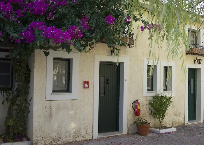 Mouikis Sun Village Lakithra