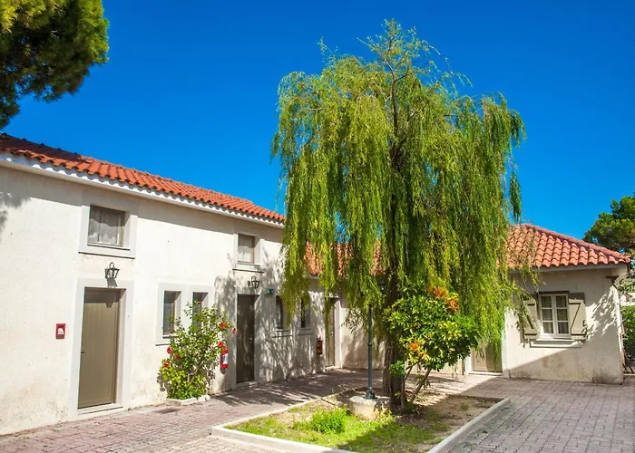 Mouikis Sun Village Aparthotel