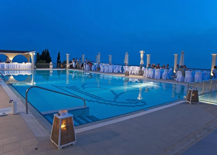 Mouikis Sun Village Aparthotel Lakithra