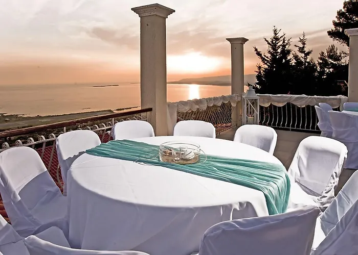 Mouikis Sun Village Aparthotel 4*