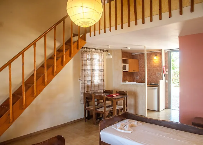 Lägenhetshotell Mouikis Sun Village 4*