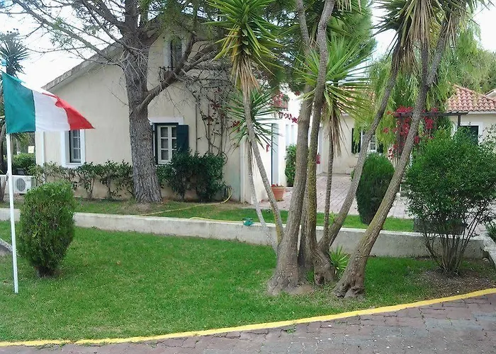 Lägenhetshotell Mouikis Sun Village Lakíthra