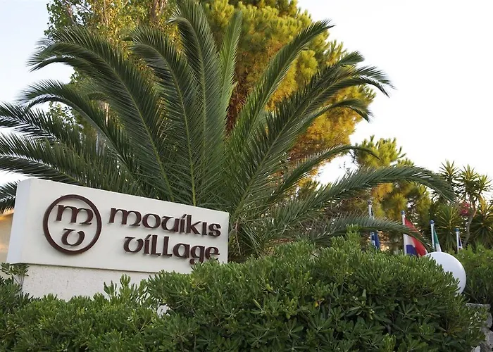 Mouikis Sun Village Lägenhetshotell Lakíthra